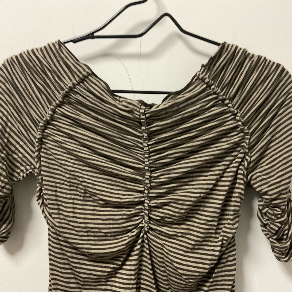 Max Studio Pleated Striped Brown & Tan Rayon Spandex Blend Short Sleeve Top! - Picture 4 of 9